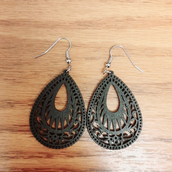 Earrings - Picture 2 of 2